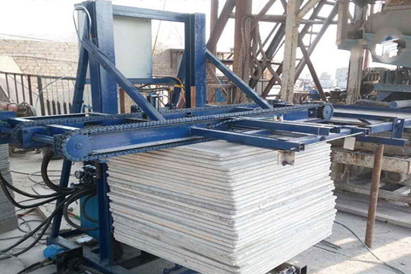 全自動(dòng)送板機(jī)設(shè)備