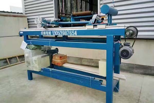 巨邦全自動(dòng)送板機(jī)設(shè)備